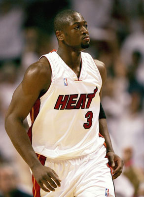 目前正密切 目前正密切